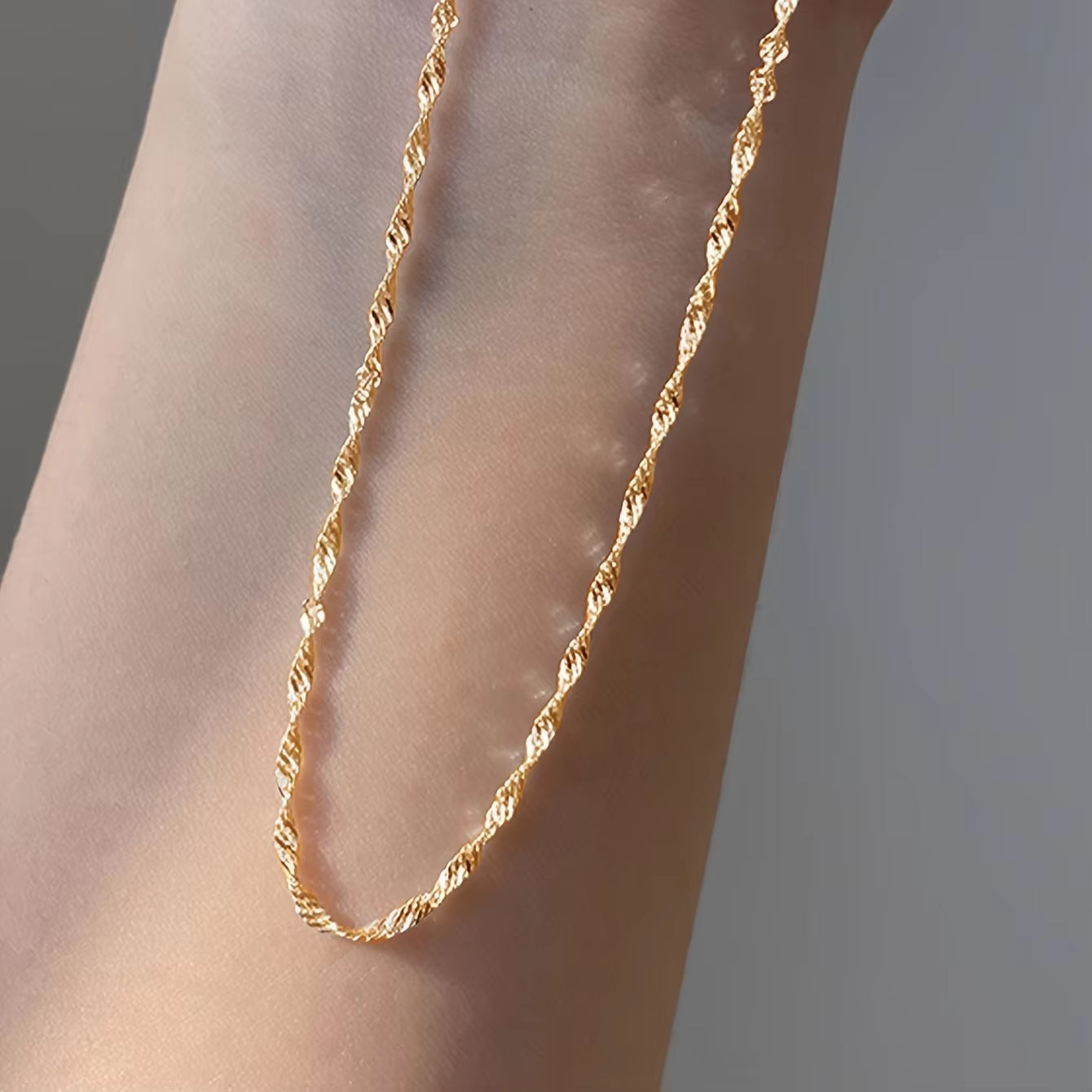 Exquisite Gold Plated Stainless Steel Thin Chain Necklace for Women Simple Style Clavicle Chain Female Jewelry